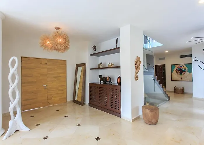 Steps To Unica 6bedroom Pousada