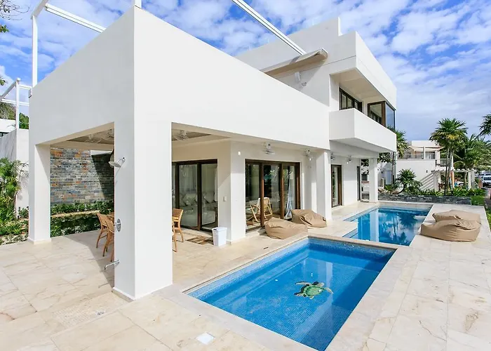 Steps To Unica 6bedroom Pousada