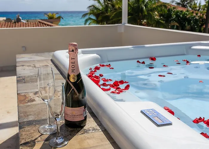 Steps To Unica 6bedroom * Playa del Carmen